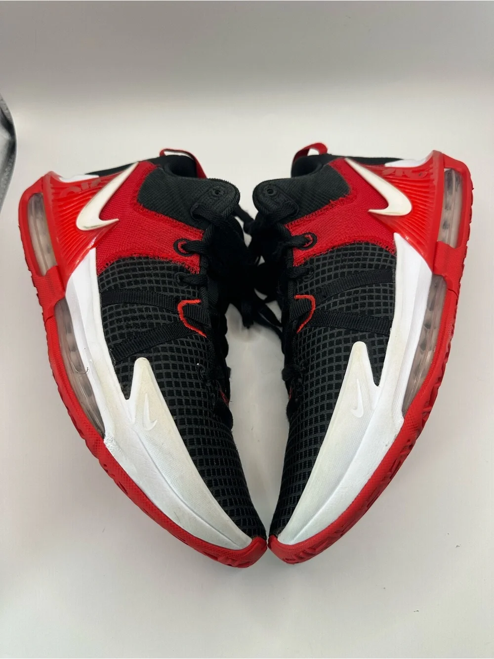 Nike Men's Black/Red Performance Basketball Shoes